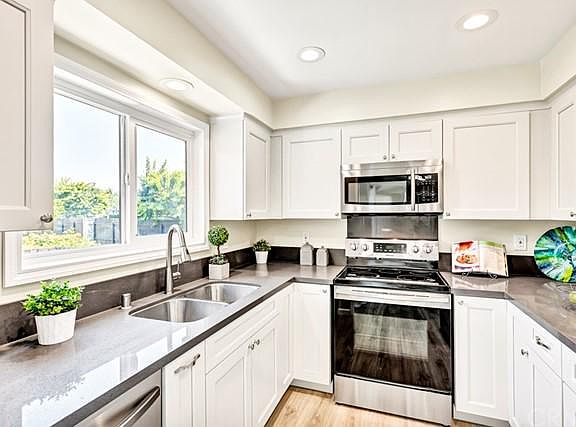 5th image of 22955 Maple Ave Unit A