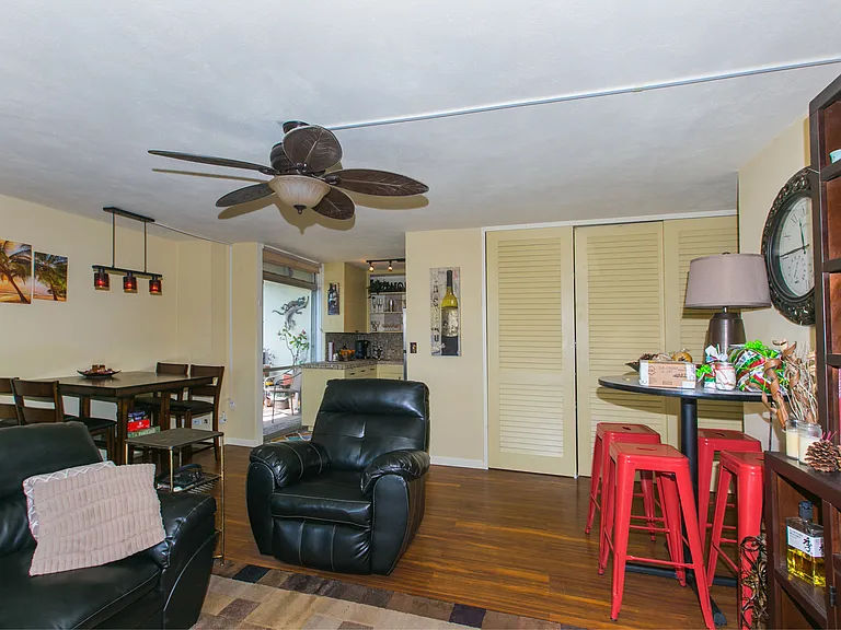 1511 Nuuanu Ave #639 — Photo 12