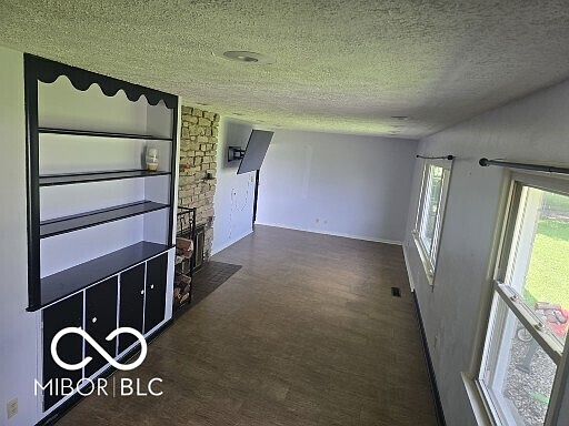 3rd image of 712 E Main St