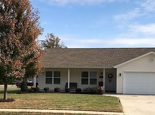 1035 N Springer St, Carbondale, IL 62901