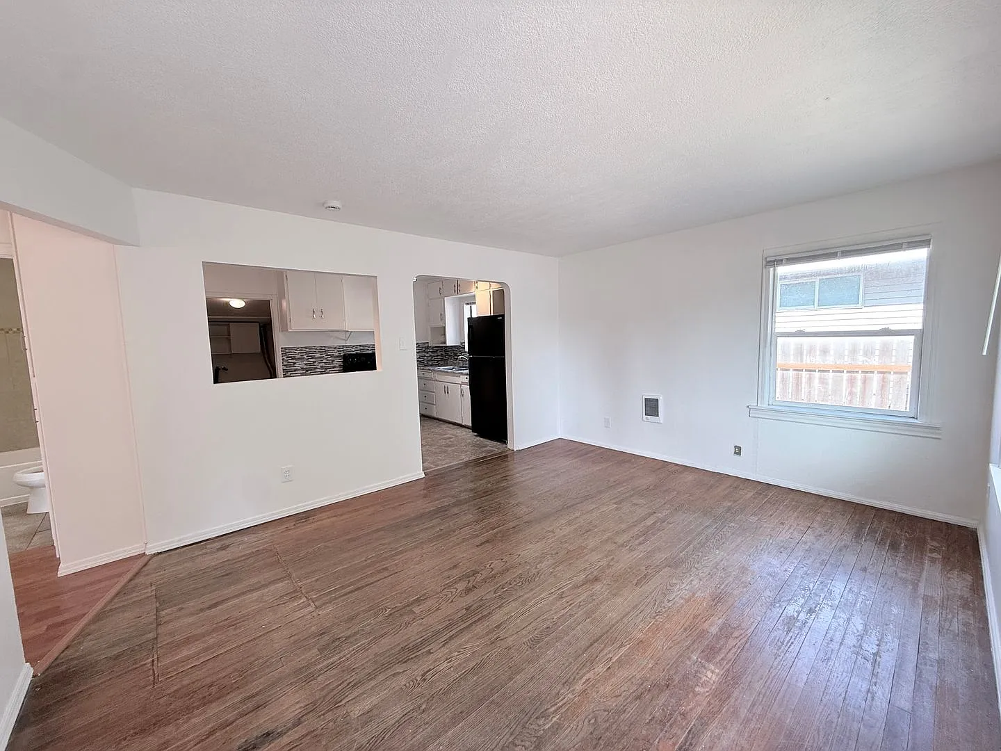 Charming 3 Bed, 1 Bath Home in Spokane! — Photo 2
