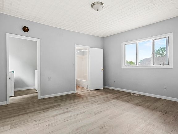 4th image of 132 Bartlett St #132