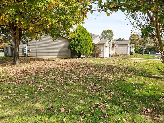 4th image of 8629 Flagstone Way
