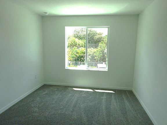4th image of 4748 Sw St #63TERR