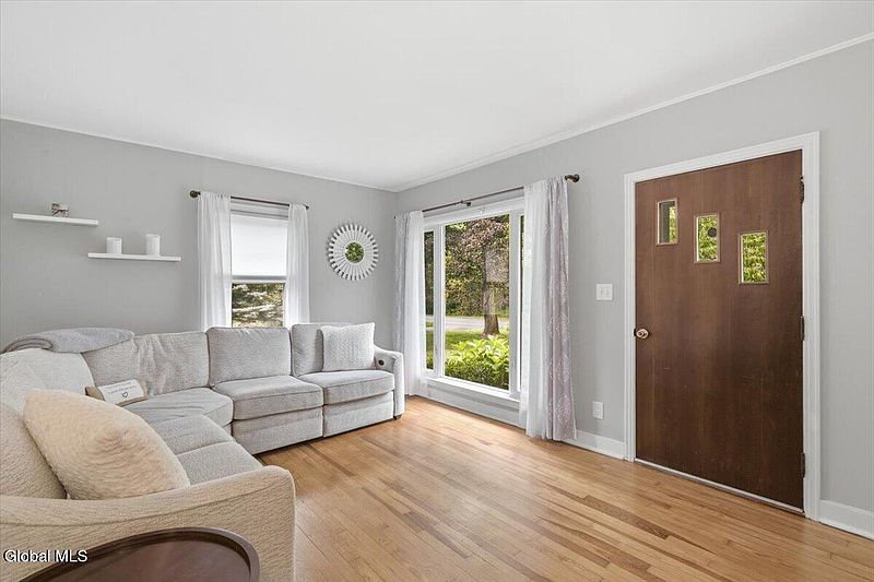 3rd image of 273 Elm Avenue