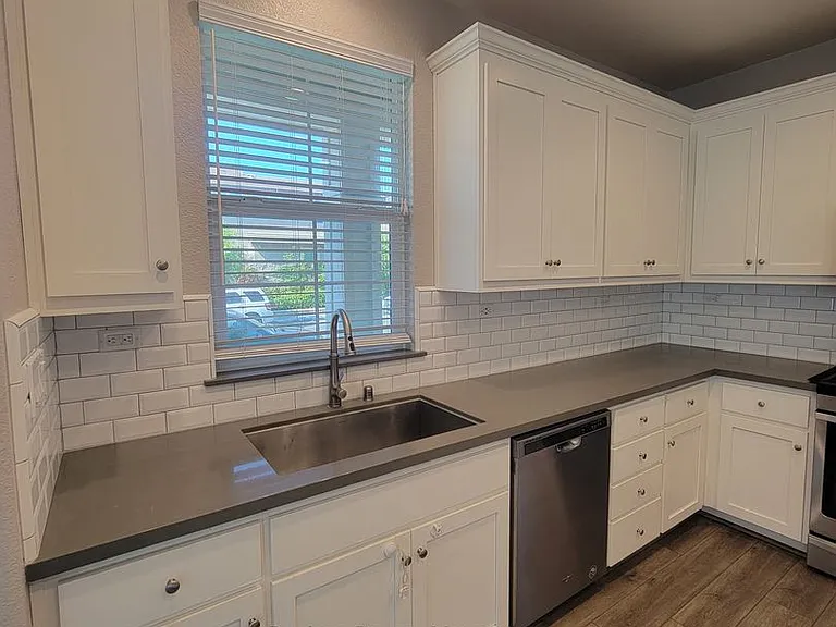 1829 Kelly Pl — Photo 13
