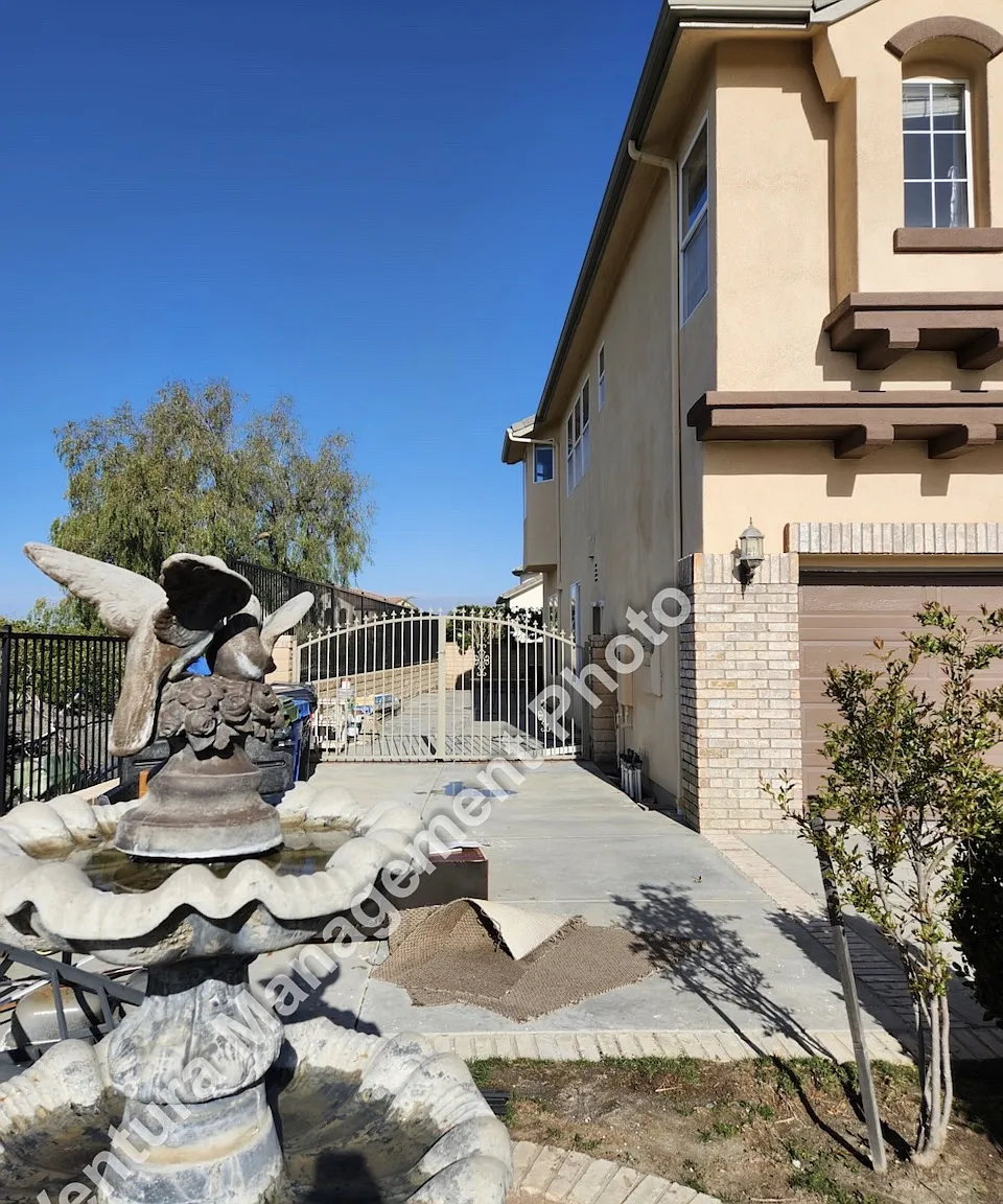 4 bed, 4.5 bath, 4091 sqft, $5,950 — Photo 4