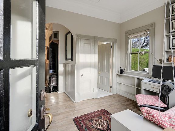 4th image of 2221 Fernwood Rd