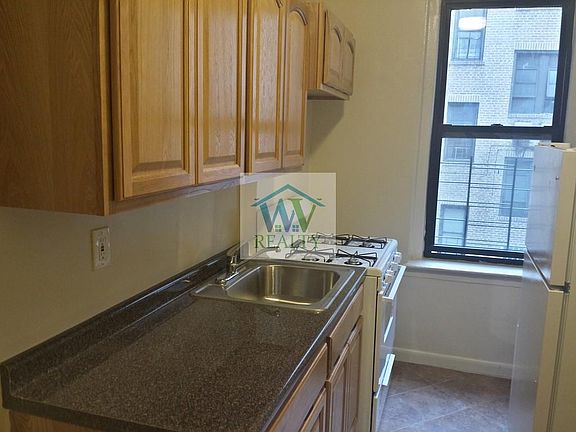 4th image of 547 E 168th St