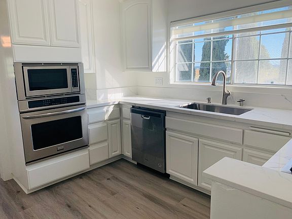 5th image of 125 S Oakhurst Dr APT 402