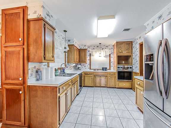 4th image of 404 Aspen Dr