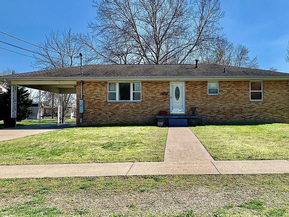 1st image of 2137 McTaggert Ave