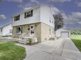 1726 W Plainfield Ave, Milwaukee, WI 53221