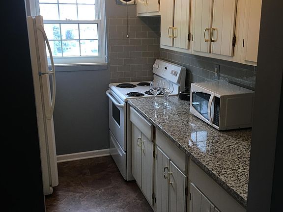 5th image of 22975 Gary Ln