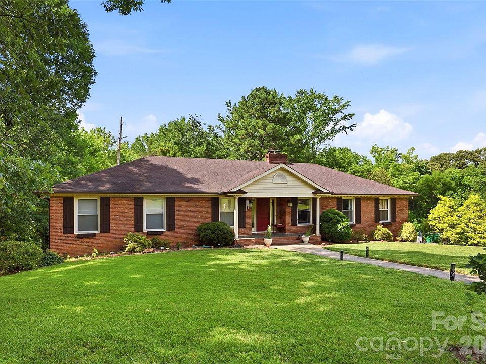 1st image of 2620 Lynbridge Dr