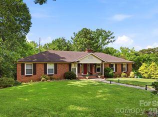 2620 Lynbridge Dr, Charlotte, NC 28226