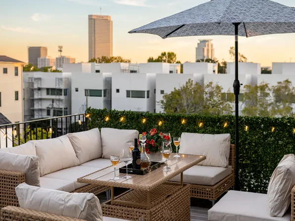 913 Thompson St #913, Houston, TX 77007