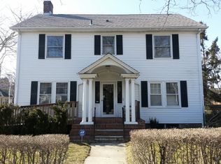 392 Broadway, Newport, RI 02840