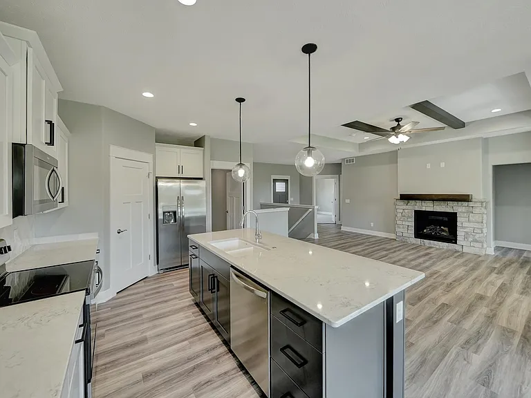 5041 State Hill Dr — Photo 4