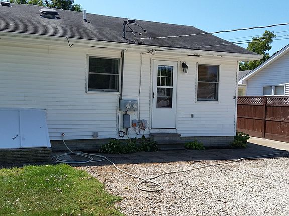 4th image of 122 1/2 W South St