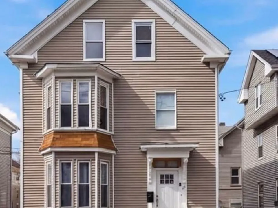 30 Pekin St