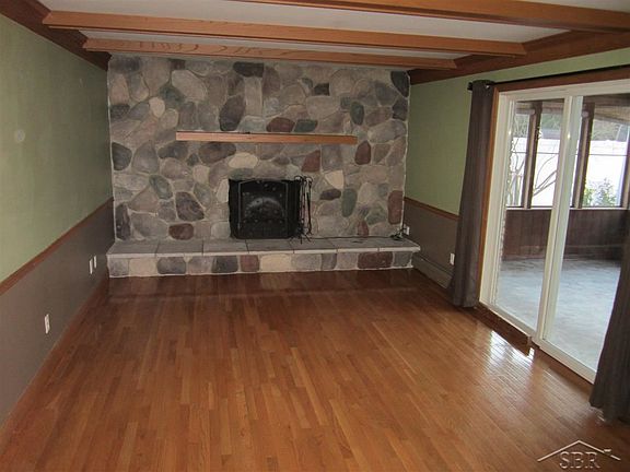 2nd image of 1170 River Forest Dr
