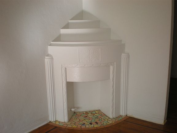 3rd image of 1045 Euclid Ave APT 5