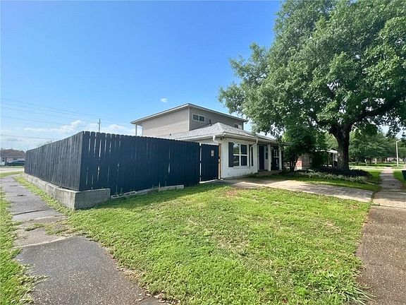 3rd image of 2112 Deerfield Rd
