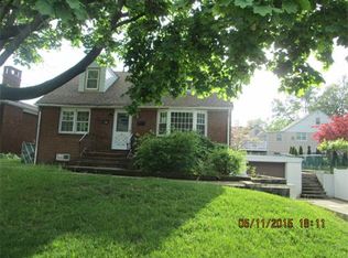 61 Conduit Way, Colonia, NJ 07067