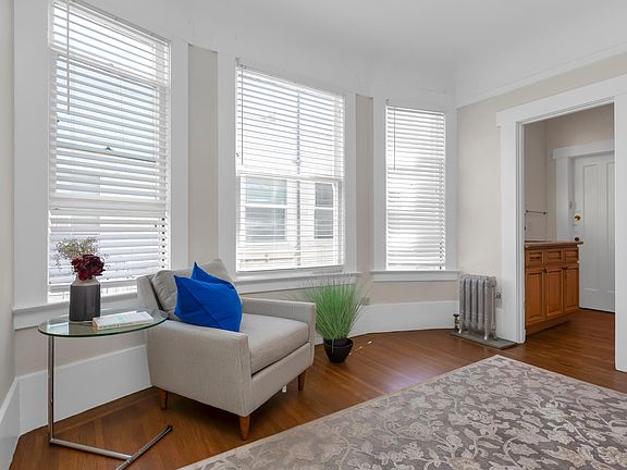 2nd image of 1167 Pine St #11