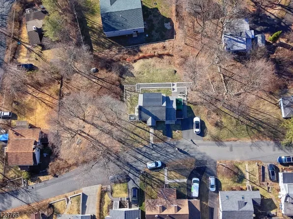 6 Lakeview Ter, Stanhope Boro, NJ 07874