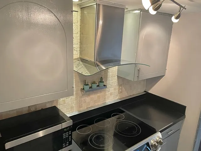 502 E Avenue J — Photo 19