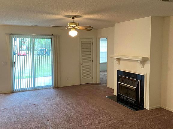 2nd image of 2918 Mulberry Ln #B
