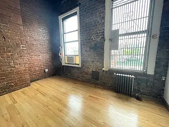 Rented by PocketBroker Inc