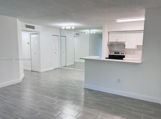 19055 NW 62nd Ave APT 111, Hialeah, FL 33015