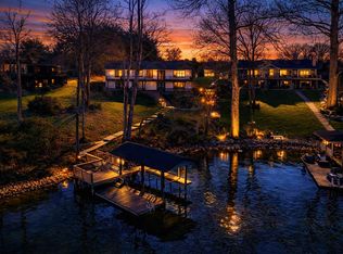 957 Lakemount Dr, Moneta, VA 24121