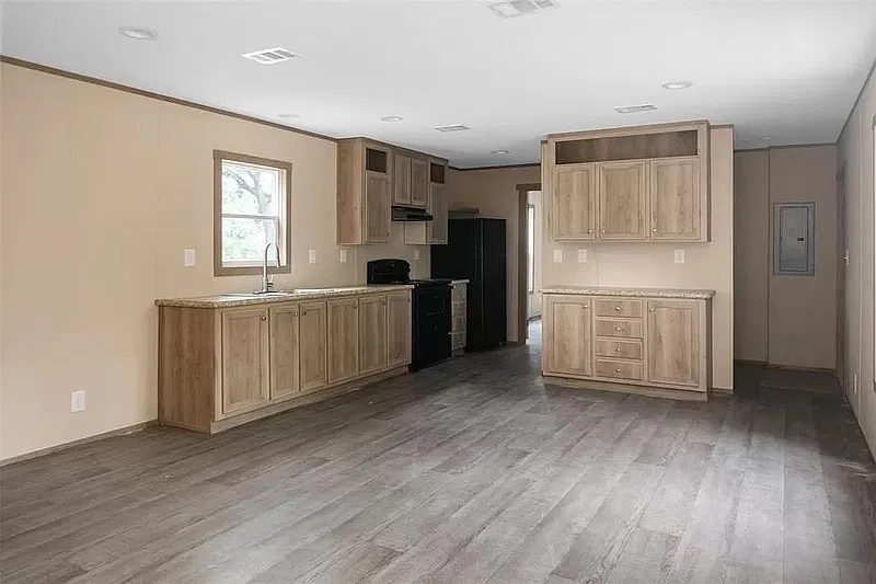 3 bed, 2.0 bath, 1100 sqft, $1,423 — Photo 4