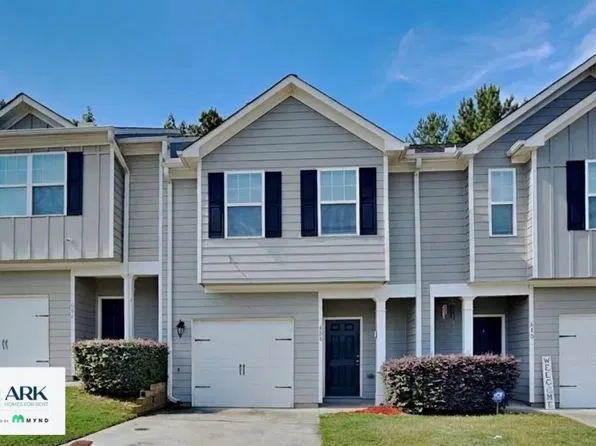 608 Highwood Ln, East Pt, GA 30344