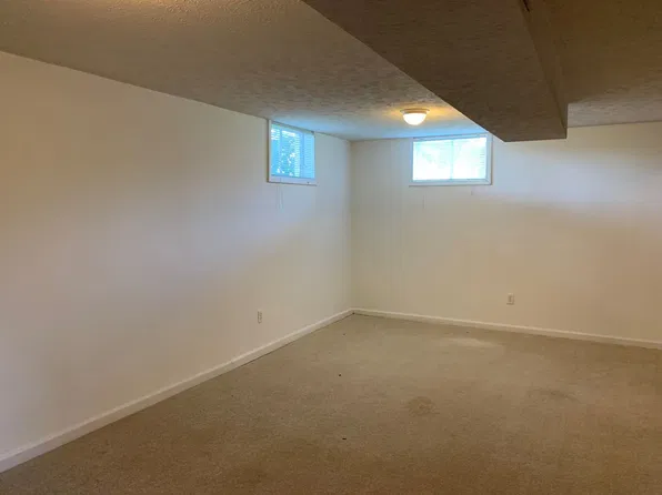 332 Breezewood Dr, Lynchburg, VA 24502