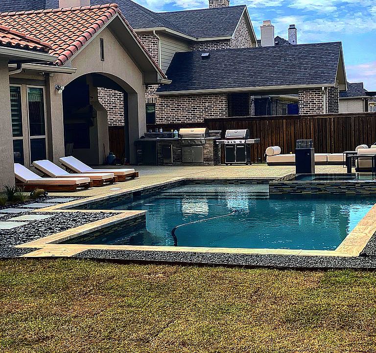 1st image of 4324 Longwood Dr
