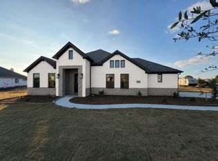 7015 Lilly Ln, Sanger, TX 76266