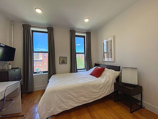 4th image of 350 Lenox Ave #4SC