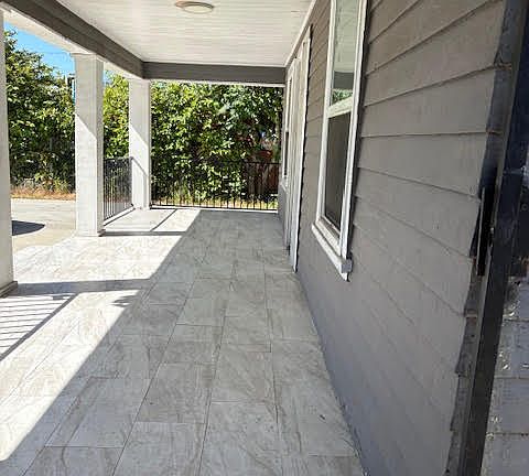 3rd image of 621 N Maclay Ave