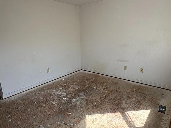 2nd image of 161 Whitburn Pl