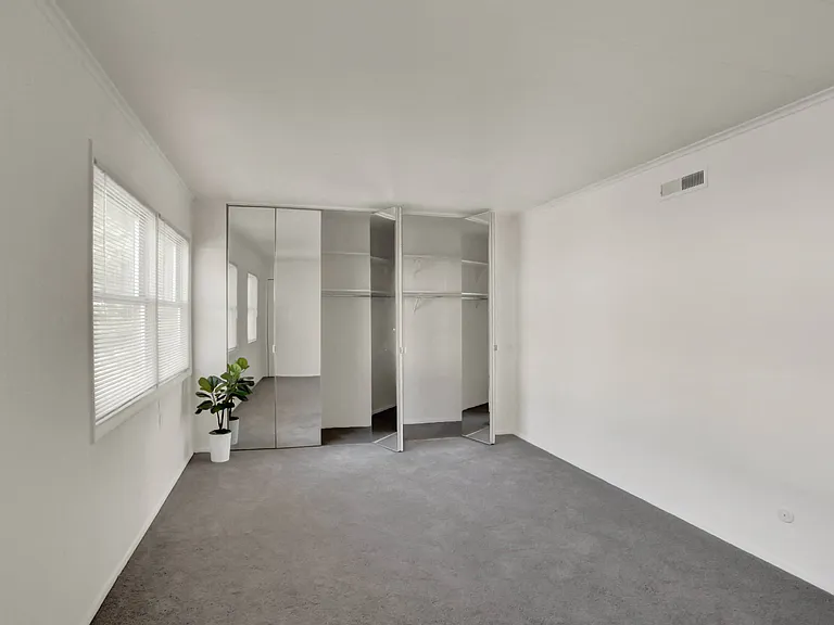 Woodland Park Apartments — Photo 13