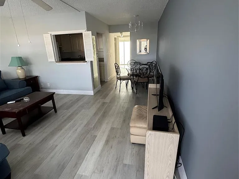 295 Newport Ct #295-T — Photo 5