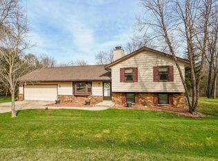 W242S7065 Cameron Dr, Waukesha, WI 53189