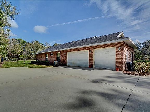 3rd image of 1967 Hillcrest Oak Dr