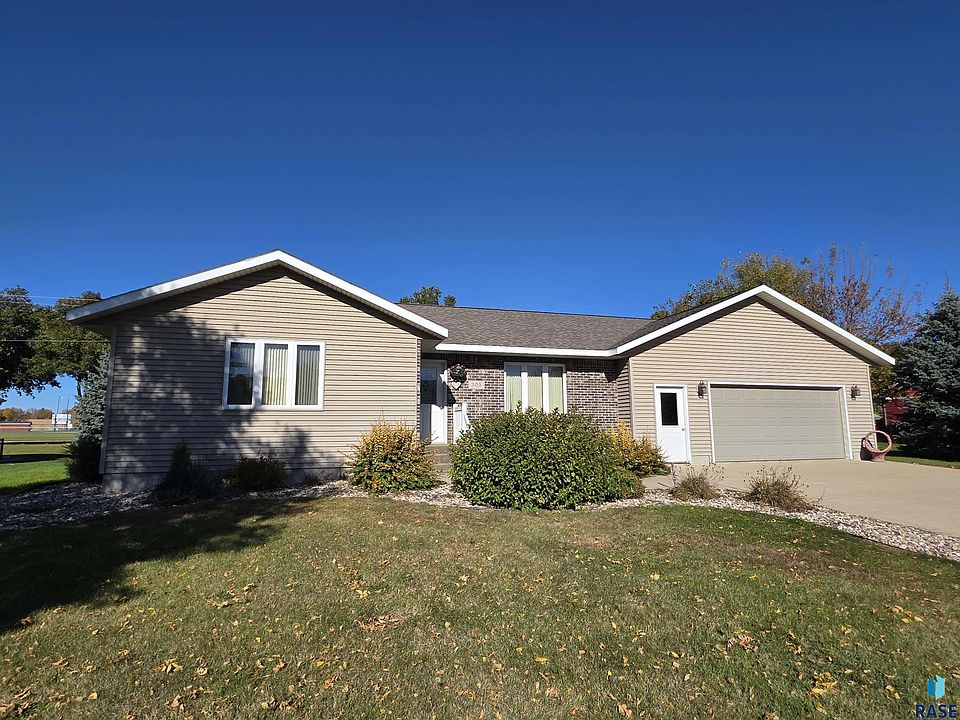 1st image of 305 Rock River Dr