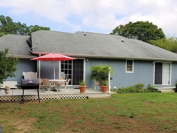 4th image of 143 Pier Pl
